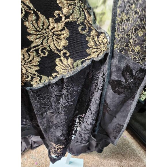 The STUDIO VK Kimono Jacket: A Tapestry of Elegance - 2X - Picture 7 of 7